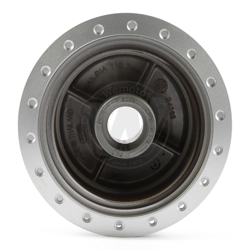 0VH1725_ad1922 three.jpg